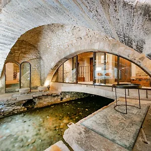 La Prevote - Particulier & Restaurant Frühstückspension LʼIsle-sur-la-Sorgue